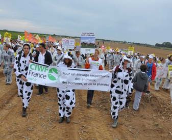 manif-1000vaches-Drucat-sept2013